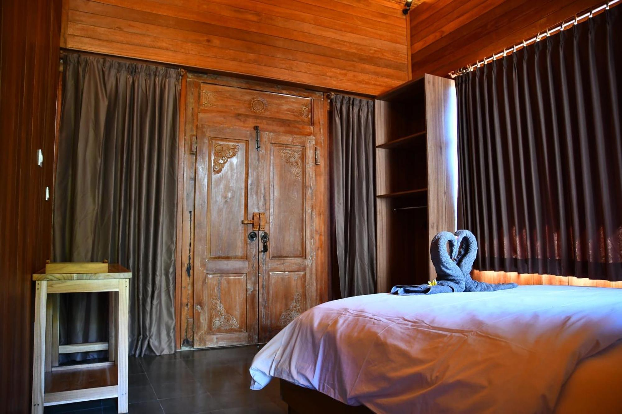 Putra'Lebah Amed Guest House Exterior photo