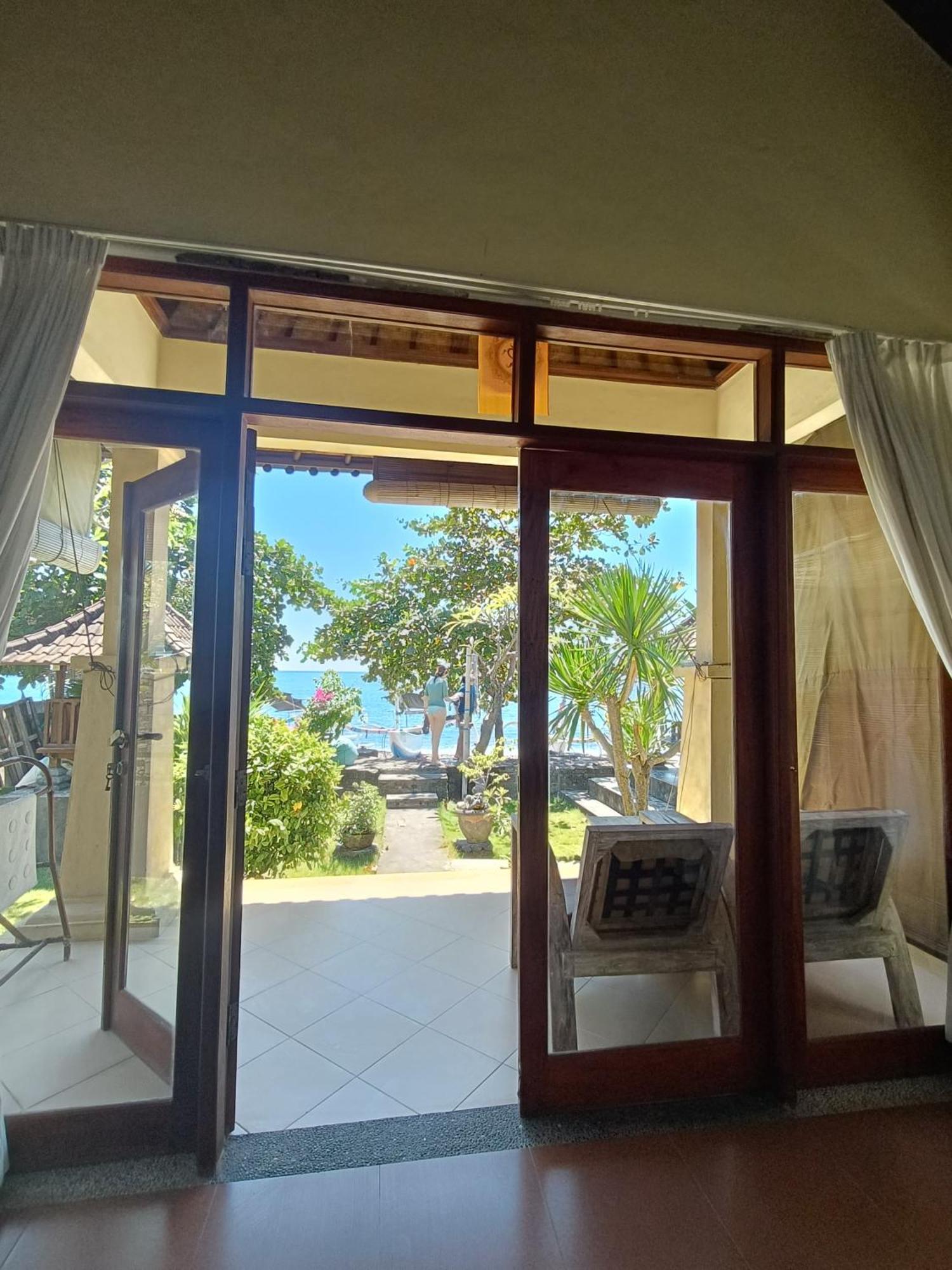 Putra'Lebah Amed Guest House Exterior photo