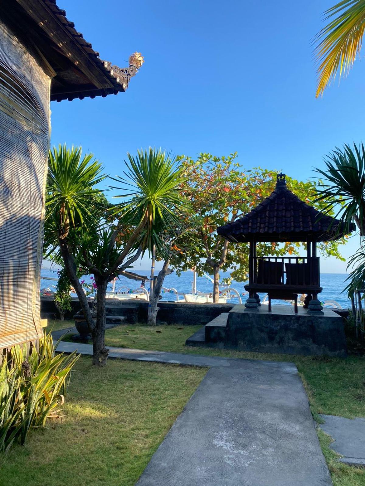 Putra'Lebah Amed Guest House Exterior photo