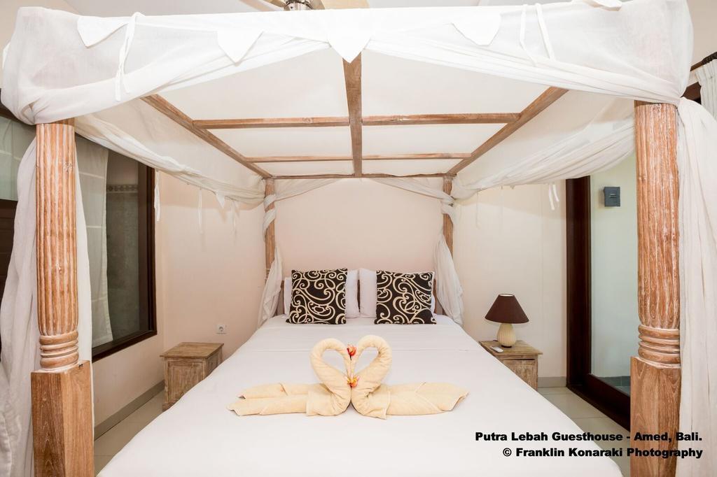 Putra'Lebah Amed Guest House Exterior photo
